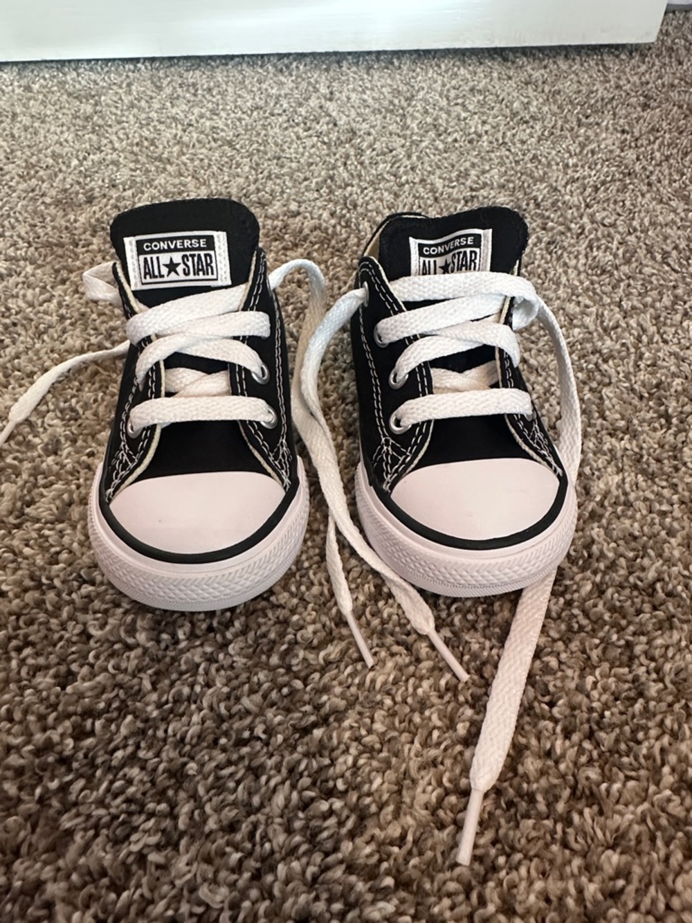 Converse Toddler Black & White Low-Top Sneakers